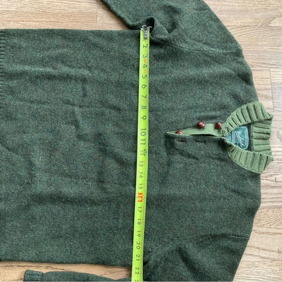 Men’s wool rich vintage wool Green Sweater with Elbow Patches - Picture 8 of 8